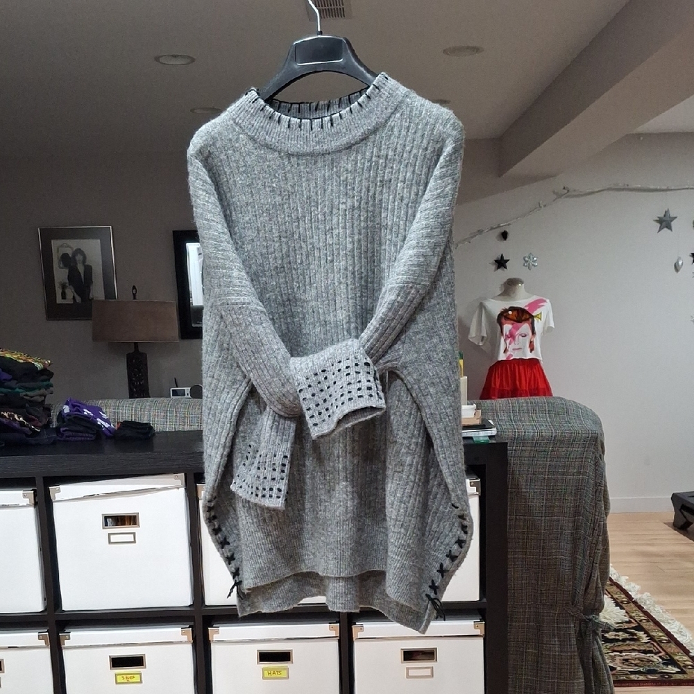 Hand Knit-Embellished Sweater XXL